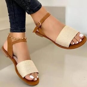 Stylish and easy to wear, these Women's Flat Sandals offer all-day comfort and effortless versatility for warm-weather days.