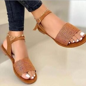 Stylish and easy to wear, these Women's Flat Sandals offer all-day comfort and effortless versatility for warm-weather days.