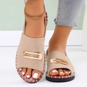 Elegant and refined, Luxe Sandals blend high-end design with day-to-night comfort — perfect for elevating your warm-weather wardrobe.