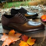 Elevate your formal wardrobe with classic brown men's leather dress shoes. Crafted from premium leather, these shoes offer timeless style, durability, and all-day comfort for business, weddings, or special occasions.