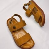 Rugged yet refined, the Timberland Slide Sandal offers everyday comfort with a touch of outdoor-inspired durability and iconic brand style.