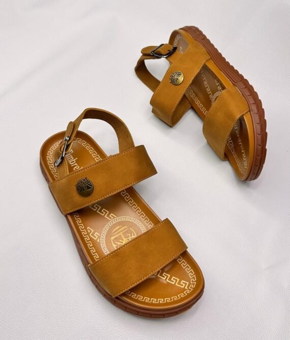 Rugged yet refined, the Timberland Slide Sandal offers everyday comfort with a touch of outdoor-inspired durability and iconic brand style.