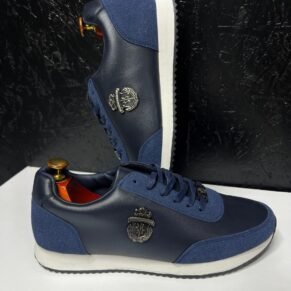 Elevate your everyday look with Crestshoes' men's sneakers, crafted from premium materials for timeless style and comfort.