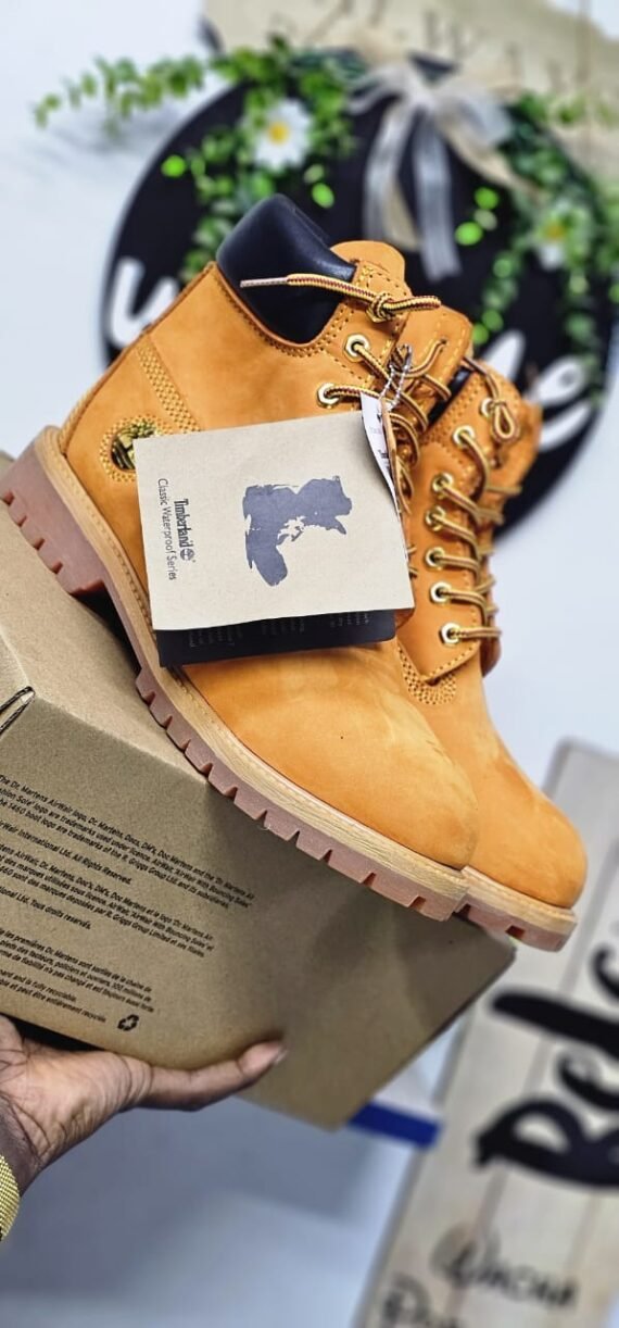Sneakers, loafers, and boots in various styles and colors, perfect for everyday wear or special occasions. Browse the latest styles, colors, and materials available.